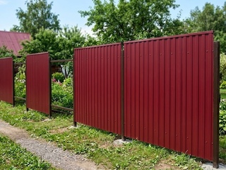 Профлист МП20 0.35 мм RAL 3005 Красное Вино 1 - в «Монолит-Металлопрокат».